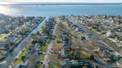 Beach Home For Sale in East Quogue, New York