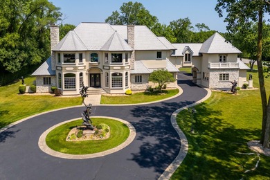 Beach Home For Sale in Lake Forest, Illinois