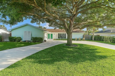 Beach Home For Sale in Palm Beach Gardens, Florida