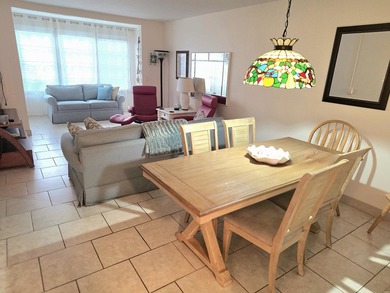 Beach Condo For Sale in Lauderdale Lakes, Florida