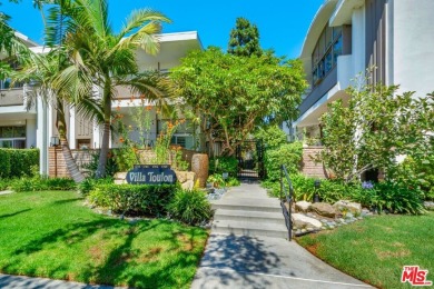 Beach Townhome/Townhouse For Sale in Marina Del Rey, California