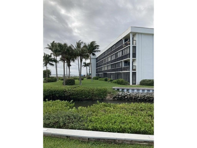 Beach Condo For Sale in Jensen Beach, Florida