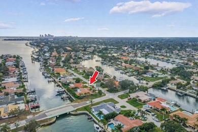 Beach Home For Sale in St. Petersburg, Florida