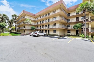 Beach Condo For Sale in Lauderdale Lakes, Florida
