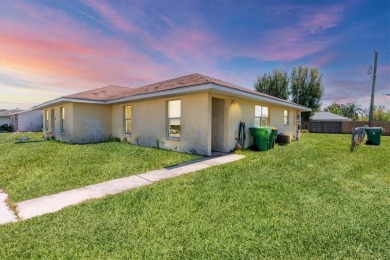 Beach Townhome/Townhouse Sale Pending in Englewood, Florida