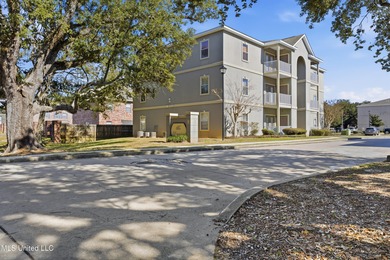 Beach Condo For Sale in Ocean Springs, Mississippi