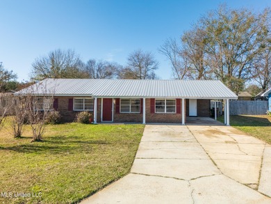 Beach Home For Sale in Long Beach, Mississippi