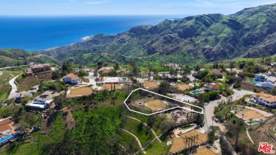 Beach Lot For Sale in Malibu, California