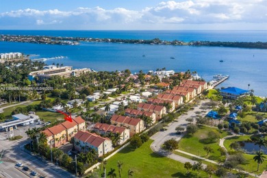 Beach Townhome/Townhouse For Sale in Boynton Beach, Florida