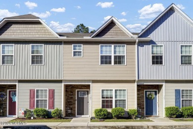 Beach Townhome/Townhouse For Sale in Holly Ridge, North Carolina