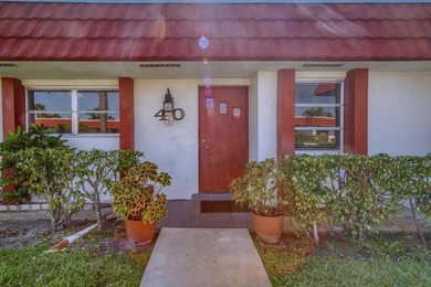 Beach Condo For Sale in West Palm Beach, Florida