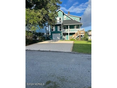 Beach Home For Sale in Holden Beach, North Carolina