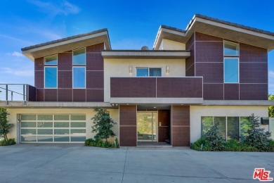 Beach Home For Sale in Malibu, California