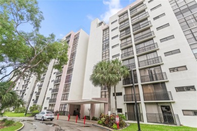 Beach Condo For Sale in Sunny Isles Beach, Florida