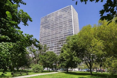 Beach Home Sale Pending in Chicago, Illinois