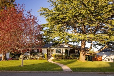 Beach Home For Sale in Oak Bay, British Columbia