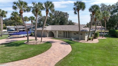 Beach Home For Sale in Crystal River, Florida