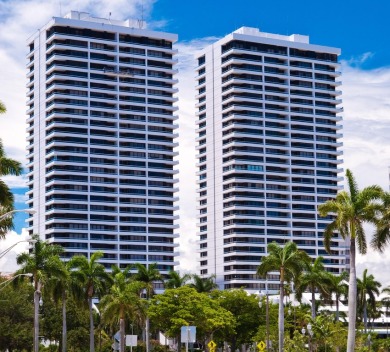 Beach Condo For Sale in West Palm Beach, Florida