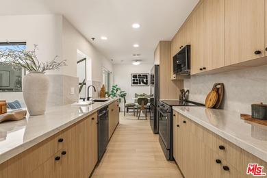 Beach Condo For Sale in Marina Del Rey, California