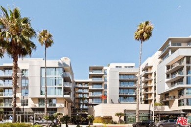 Beach Condo For Sale in Santa Monica, California