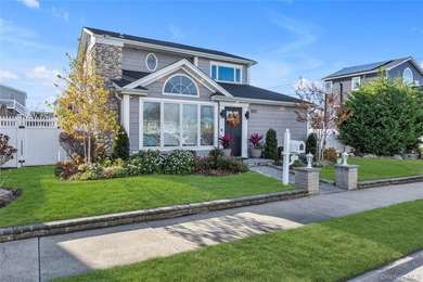 Beach Home For Sale in Lindenhurst, New York