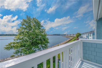 Beach Townhome/Townhouse For Sale in Norfolk, Virginia