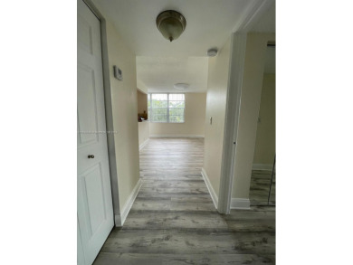 Beach Condo For Sale in Davie, Florida