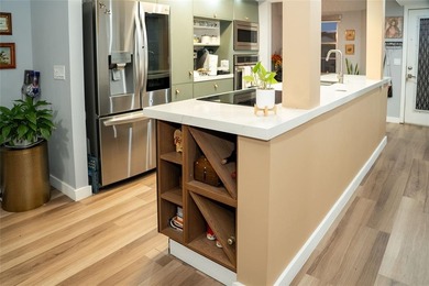 Beach Condo For Sale in Pembroke Pines, Florida