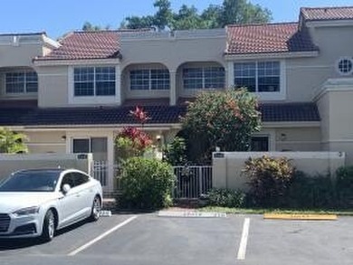 Beach Townhome/Townhouse For Sale in Deerfield Beach, Florida