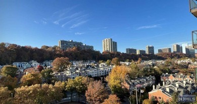 Beach Condo For Sale in Edgewater, New Jersey