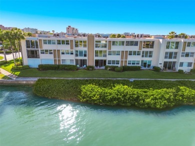 Beach Condo For Sale in South Pasadena, Florida