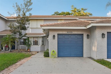 Beach Townhome/Townhouse For Sale in Deerfield Beach, Florida