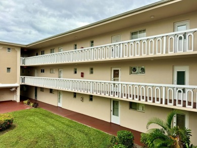 Beach Condo For Sale in Lake Worth, Florida