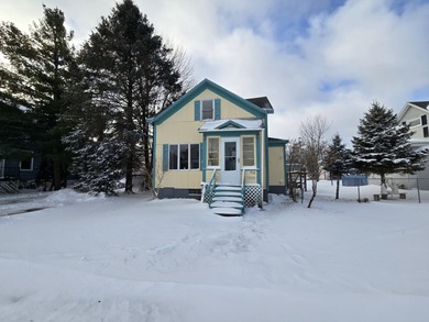 Beach Home Active Under Contract in Alpena, Michigan