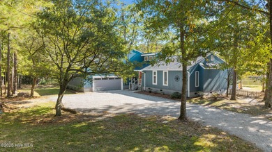Beach Home For Sale in Oriental, North Carolina