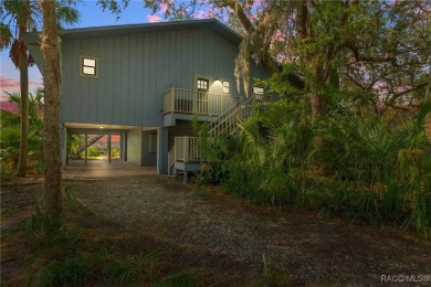 Beach Home Sale Pending in Homosassa, Florida