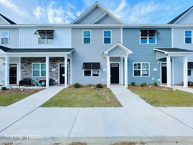 Beach Townhome/Townhouse For Sale in Sneads Ferry, North Carolina