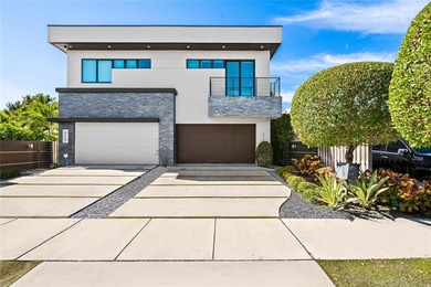 Beach Townhome/Townhouse Active Under Contract in Fort Lauderdale, Florida