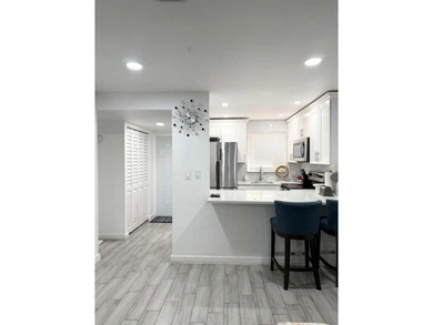 Beach Condo For Sale in Sunrise, Florida