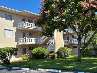 Beach Condo For Sale in Lake Worth, Florida