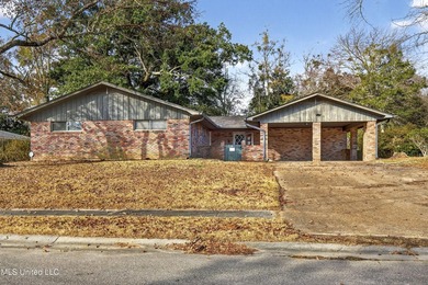 Beach Home Sale Pending in Biloxi, Mississippi