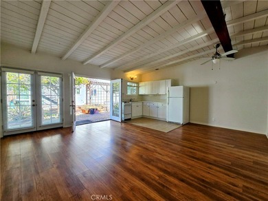 Beach Townhome/Townhouse For Sale in Manhattan Beach, California