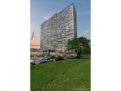 Beach Condo Sale Pending in Chicago, Illinois