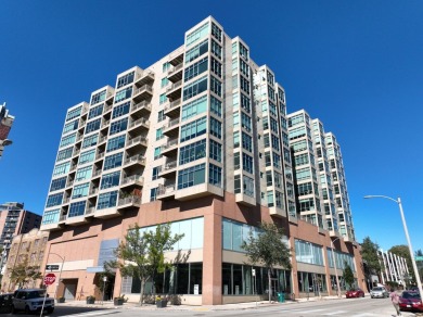 Beach Condo For Sale in Milwaukee, Wisconsin