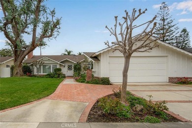 Beach Home For Sale in Rossmoor, California