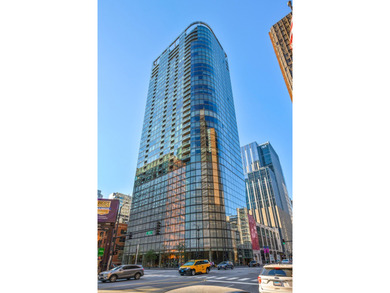 Beach Condo Active Under Contract in Chicago, Illinois
