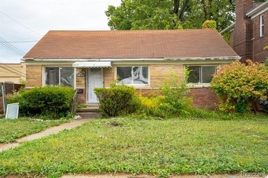 Beach Home Active Under Contract in Detroit, Michigan