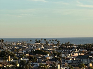 Beach Condo Sale Pending in Newport Beach, California