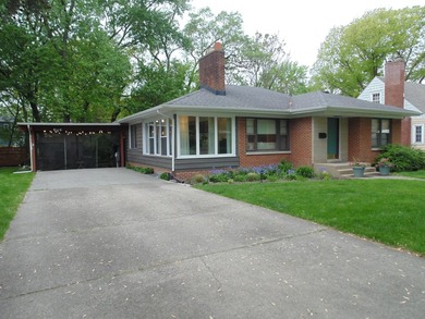 Beach Home For Sale in Gary, Indiana