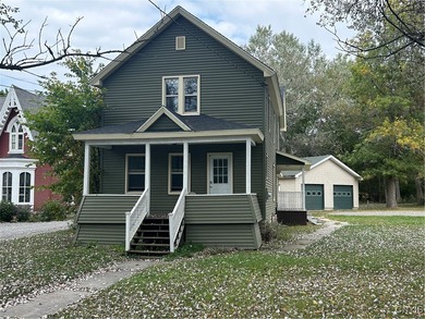 Beach Home For Sale in Chaumont, New York